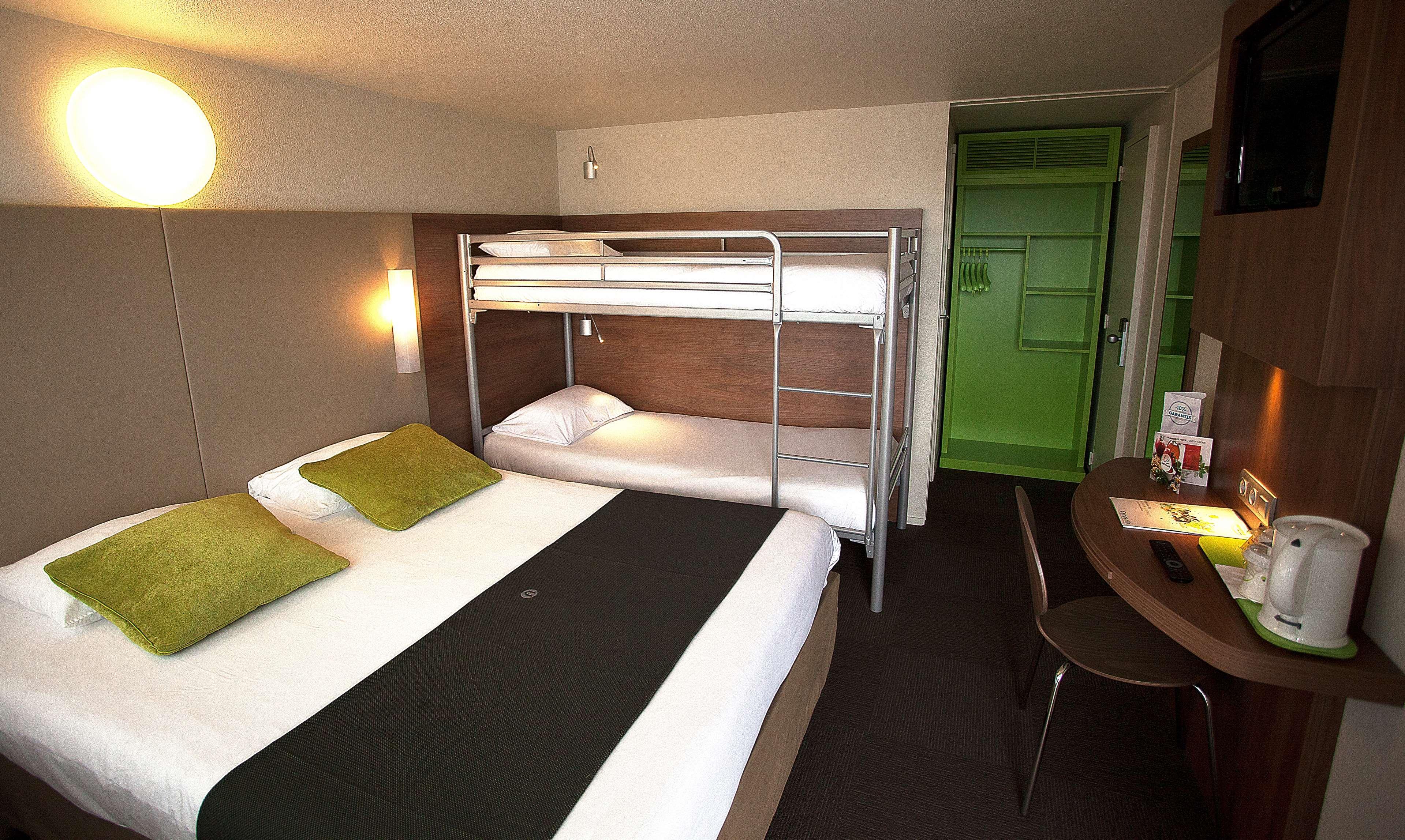 Hotel Campanile Evry Est - Saint Germain Les Corbeil Zewnętrze zdjęcie