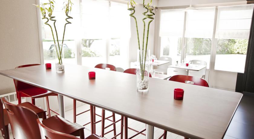 Hotel Campanile Evry Est - Saint Germain Les Corbeil Zewnętrze zdjęcie